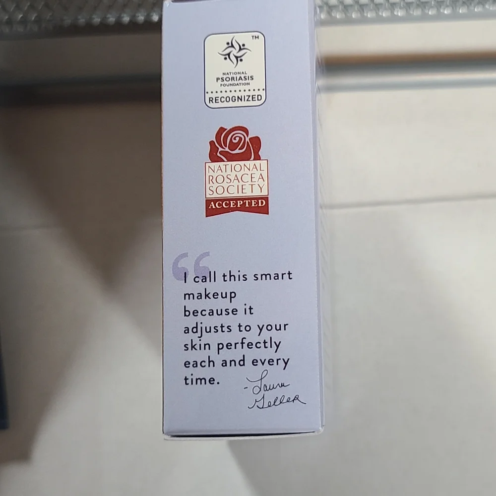 Laura Geller Baked Balance-N-Brighten Color Correcting Foundation-Light W Brush